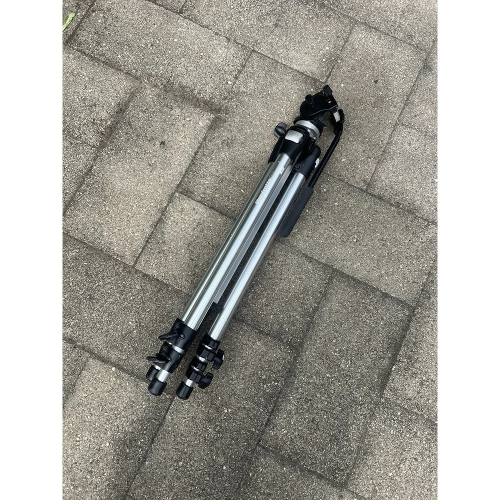 Manfrotto 700RC2 Head Manfrotto 3011N‎ Aluminum Tripod Legs